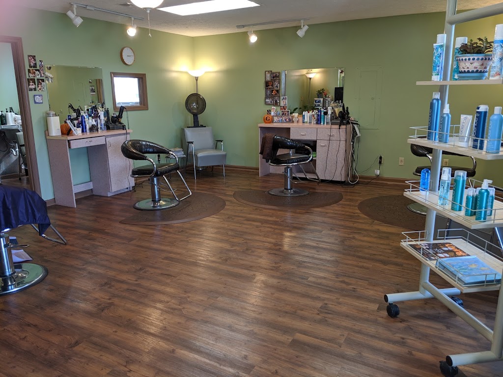 Scissor & Comb | 6384 W Highway 146, Lagrange Rd, Crestwood, KY 40014, USA | Phone: (502) 241-0816