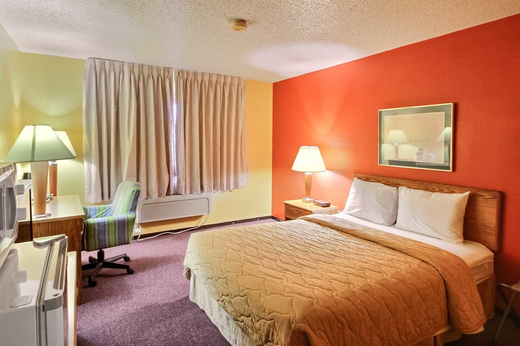 Belgium Inn & Suites | 120 Lakeview Dr, Belgium, WI 53004, USA | Phone: (262) 285-3566