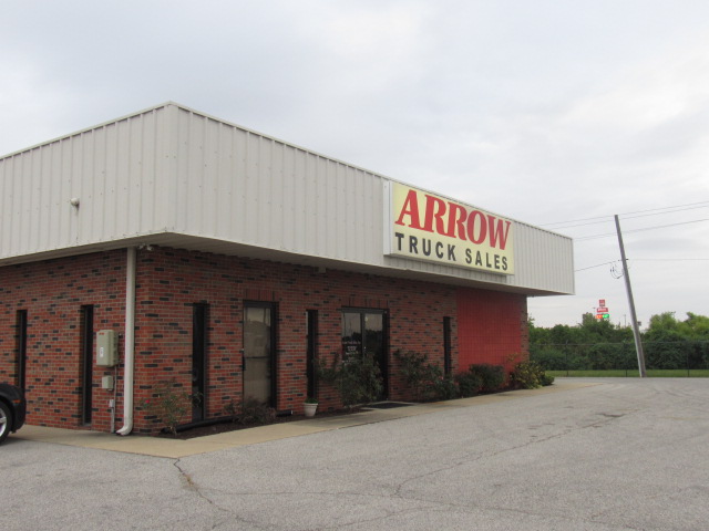 Arrow Truck Sales | 2100 Liebler Dr, Troy, IL 62294 | Phone: (618) 667-1236