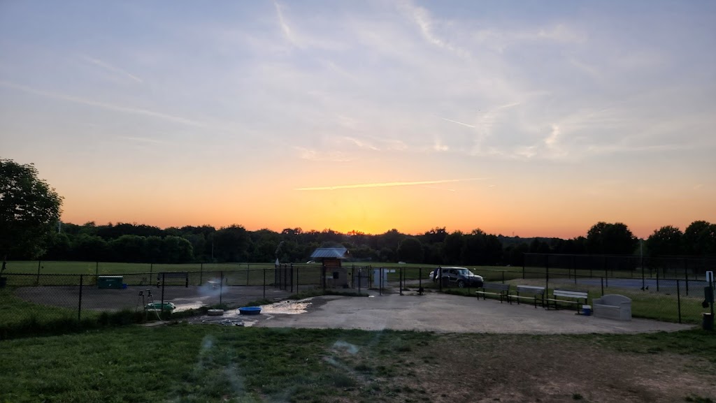 Vettiner Dog Park | Somer Rd, Louisville, KY 40299, USA | Phone: (502) 876-9416