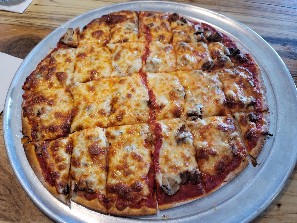 Carbones Pizzeria - St. Paul Park | 301 Broadway Ave, St Paul Park, MN 55071, USA | Phone: (651) 459-3380