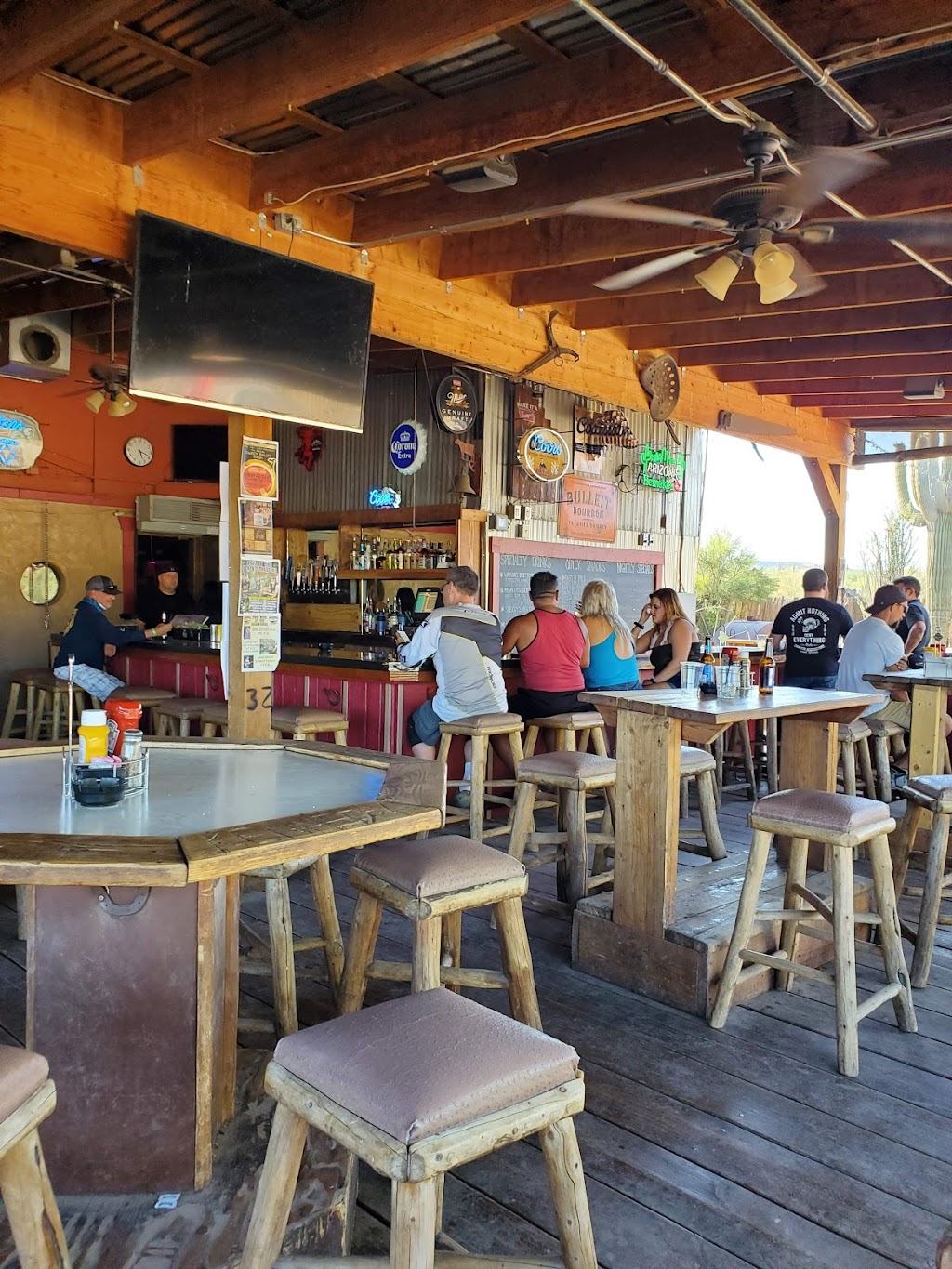 Roadrunner Restaurant & Saloon | 47801 N Black Canyon Hwy, New River, AZ 85087, USA | Phone: (623) 465-9903
