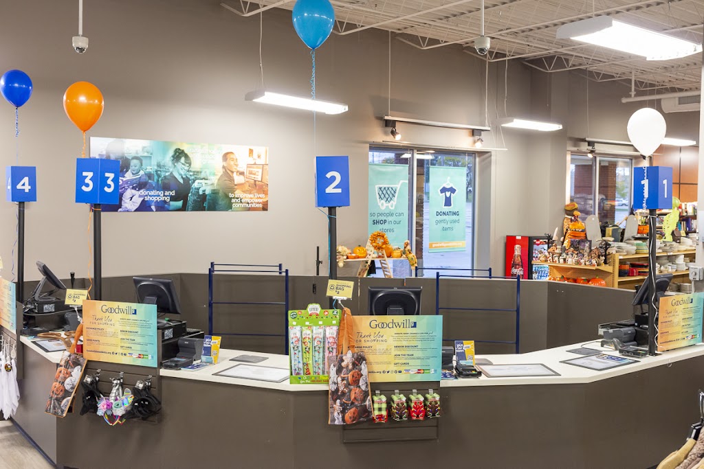 Goodwill Chardon | 425 Water St, Chardon, OH 44024, USA | Phone: (440) 901-0100
