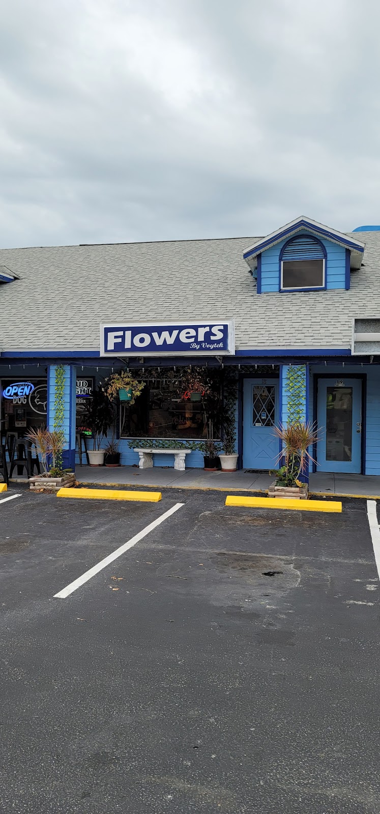 Flowers By Voytek | 9524 Blind Pass Rd, St Pete Beach, FL 33706, USA | Phone: (727) 363-4430