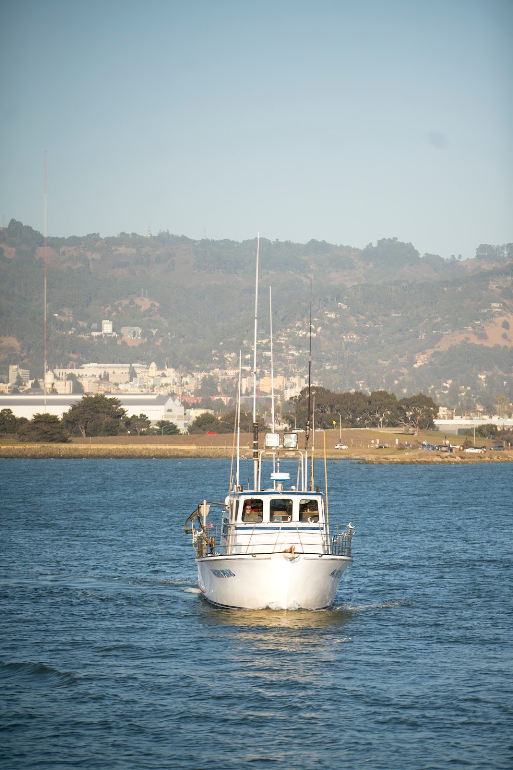 Pacific Pearl Charters | 3310 Powell St, Emeryville, CA 94608, USA | Phone: (510) 652-3403