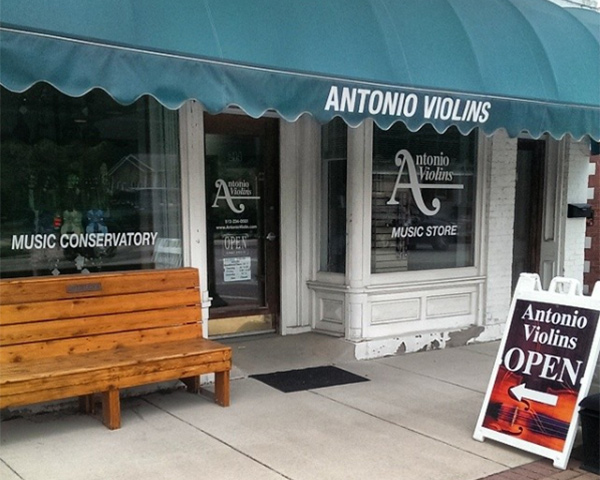 Antonio Violins and Ukes | 214 W Main St, Mason, OH 45040, USA | Phone: (513) 234-0555