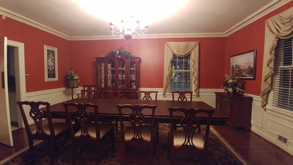 Liberty Oaks Alumni House Bed and Breakfast | Rt 88 North, West Liberty, WV 26074, USA | Phone: (304) 336-5622