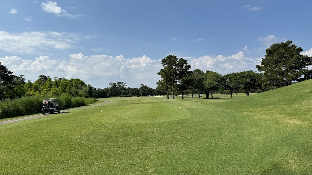 The Pointe Golf Club | 308 Pointe Golf Club Dr, Powells Point, NC 27966, USA | Phone: (252) 491-8388