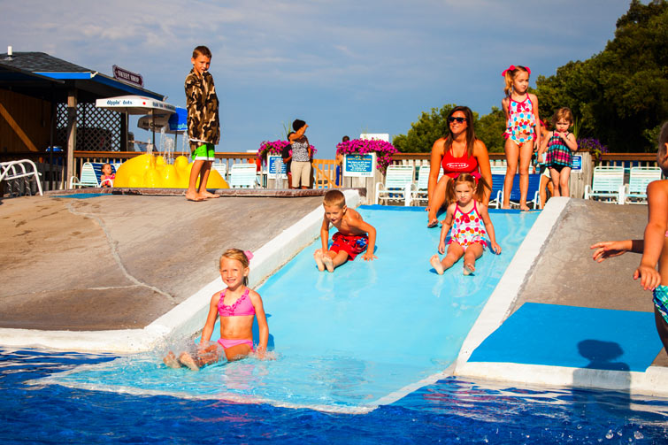 Raging Rivers WaterPark | 100 Palisades Pkwy, Grafton, IL 62037 | Phone: (618) 786-2345