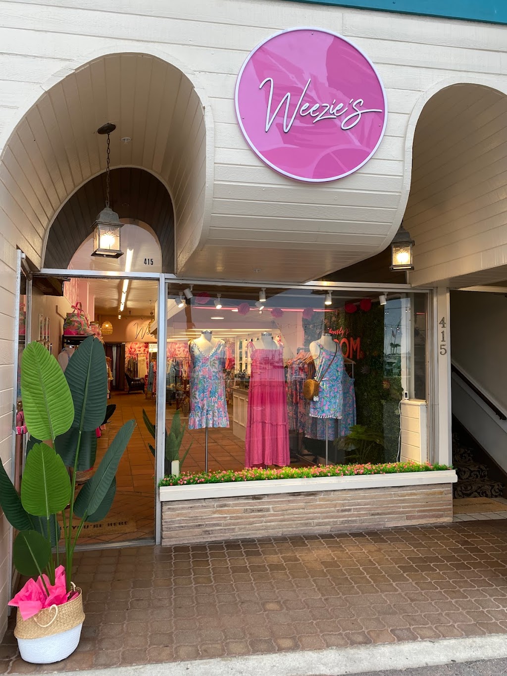 Weezies | 415 Crescent Ave, Avalon, CA 90704, USA | Phone: (310) 510-0067