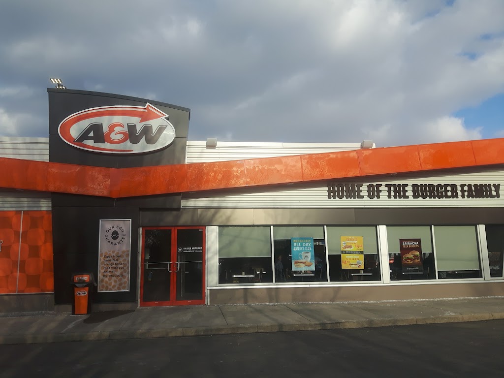 A&W Canada | 221 Glendale Ave, St. Catharines, ON L2T 2K9, Canada | Phone: (905) 684-1884