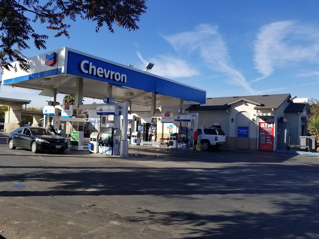 Chevron | 127 S Madera Ave, Kerman, CA 93630, USA | Phone: (559) 846-8915