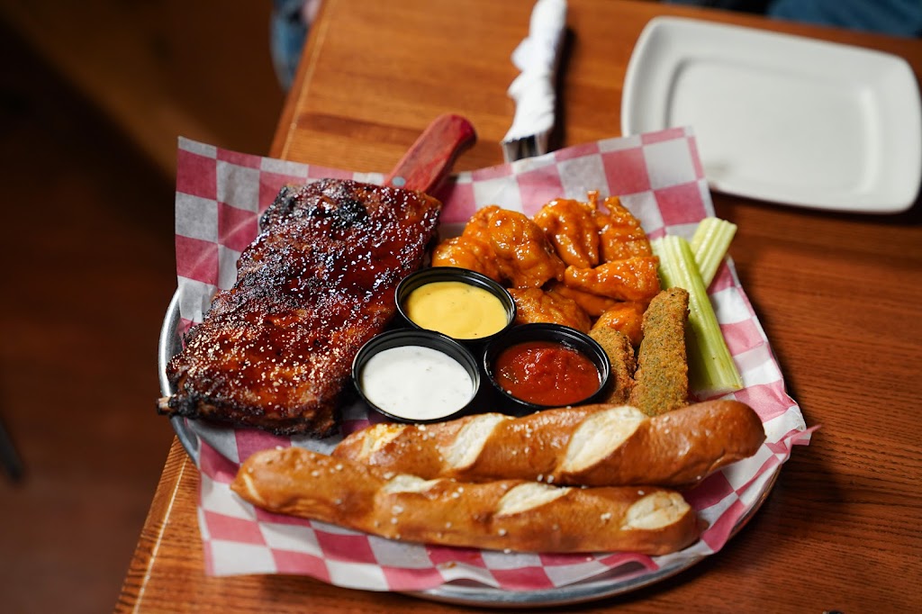 Beer Barrel Pizza & Grill | 900 Interstate Dr, Findlay, OH 45840, USA | Phone: (419) 424-3663