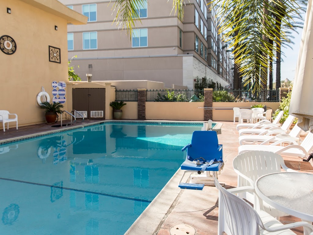 Anaheim Islander Inn and Suites | 424 W Katella Ave, Anaheim, CA 92802, USA | Phone: (714) 778-6565