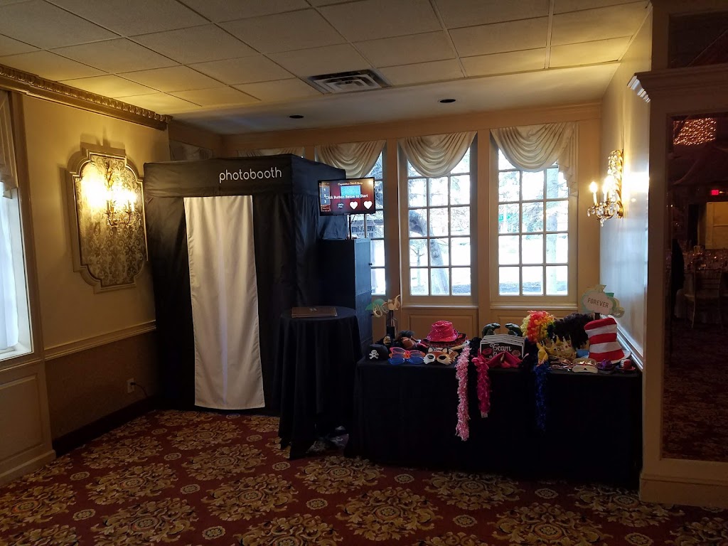 Silly Snaps Photo Booth | 1882 US-9, Stuyvesant, NY 12173 | Phone: (518) 653-5795