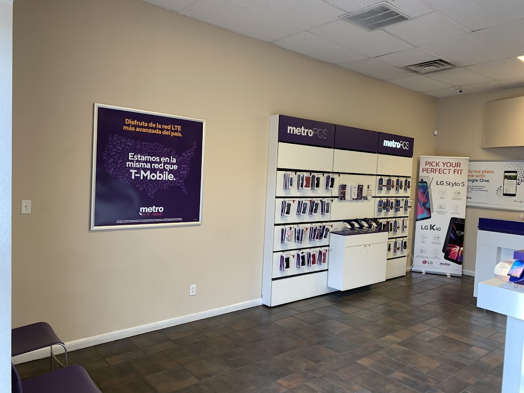 Metro by T-Mobile | 4000 Central Ave SW Ste B, Albuquerque, NM 87105, USA | Phone: (505) 503-6432