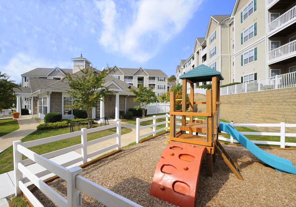 The Crossings at Summerland | 13701 Keelingwood Cir, Woodbridge, VA 22191, USA | Phone: (703) 492-0400