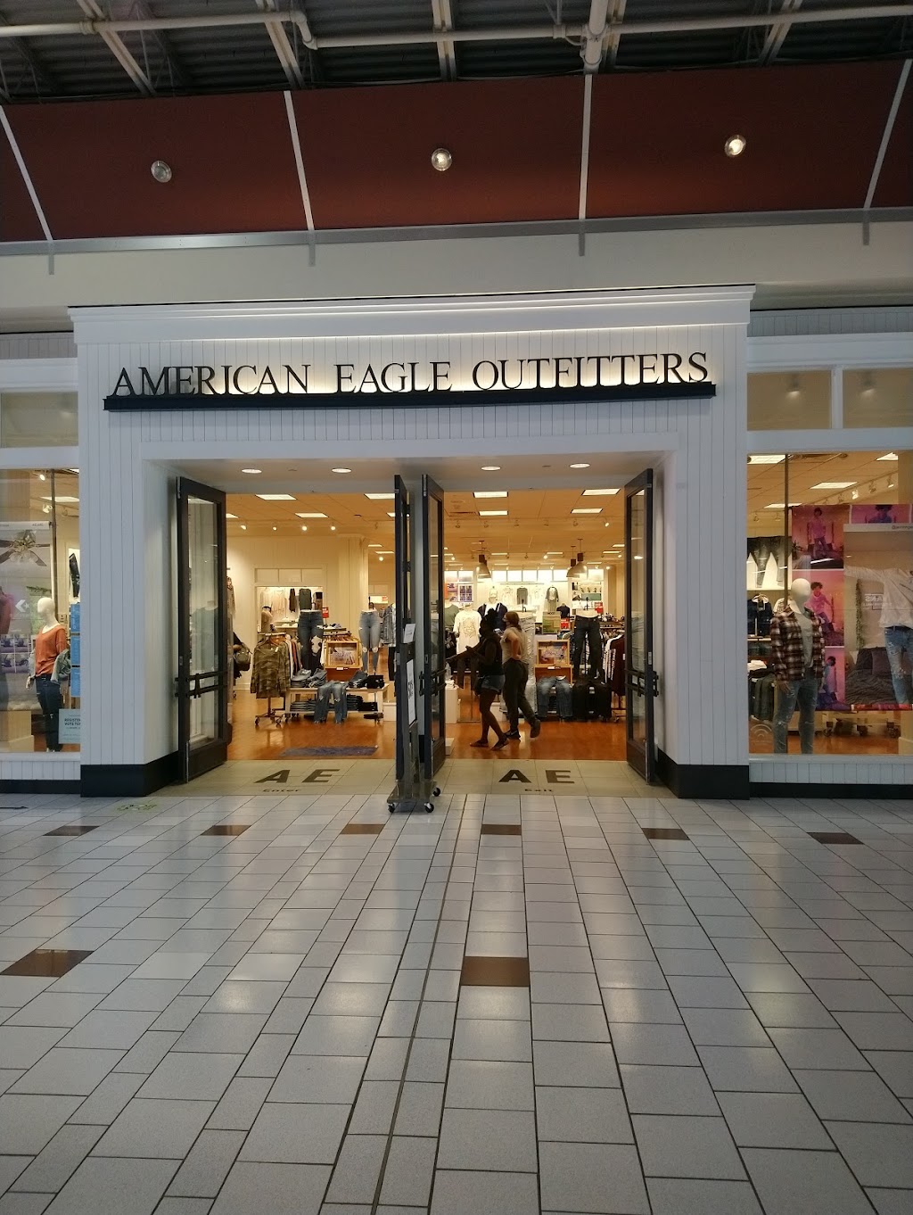 American Eagle Store | 518 Beaver Valley Mall, Monaca, PA 15061 | Phone: (724) 775-2882