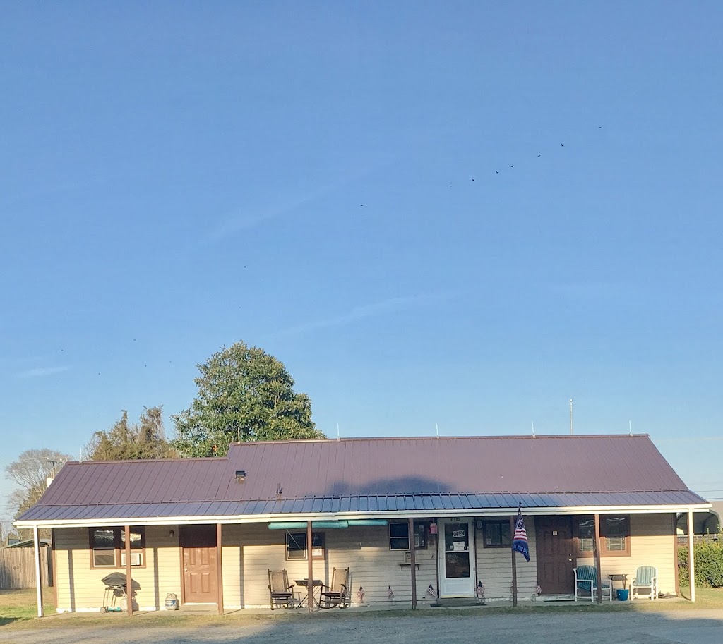 Sea Oats Motel | 112 N River Dr, Jarvisburg, NC 27947, USA | Phone: (252) 491-8455