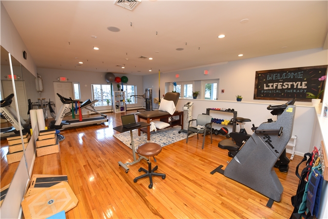 Lifestyle Physical Therapy | 125 W Shore Rd Ground Floor, Huntington, NY 11743, USA | Phone: (631) 944-3134