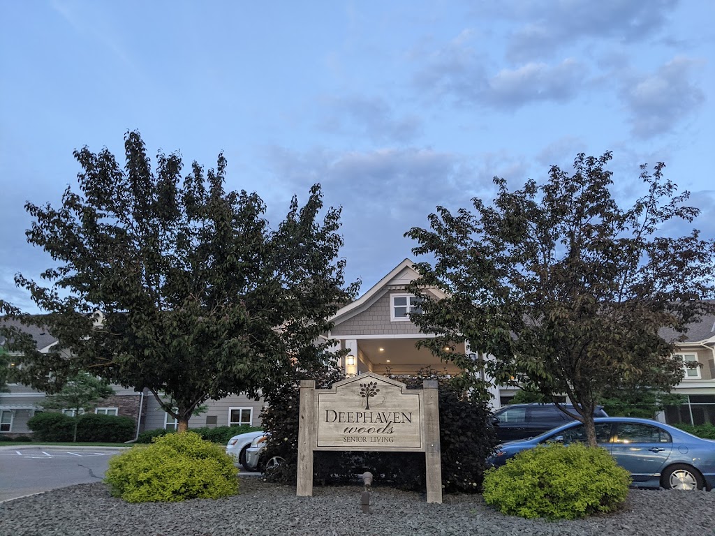 Deephaven Woods Senior living | 18025 Minnetonka Blvd, Wayzata, MN 55391, USA | Phone: (952) 288-2187