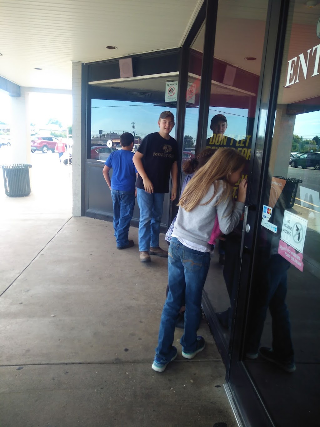 Lucas Cinemas Maysville 4 | 1579 U.S. Hwy 68, Maysville, KY 41056, USA | Phone: (606) 759-7516