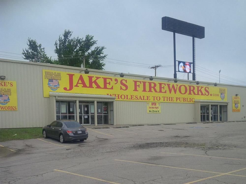 Jakes Fireworks | 5505 W Skelly Dr, Tulsa, OK 74107 | Phone: (918) 264-8517