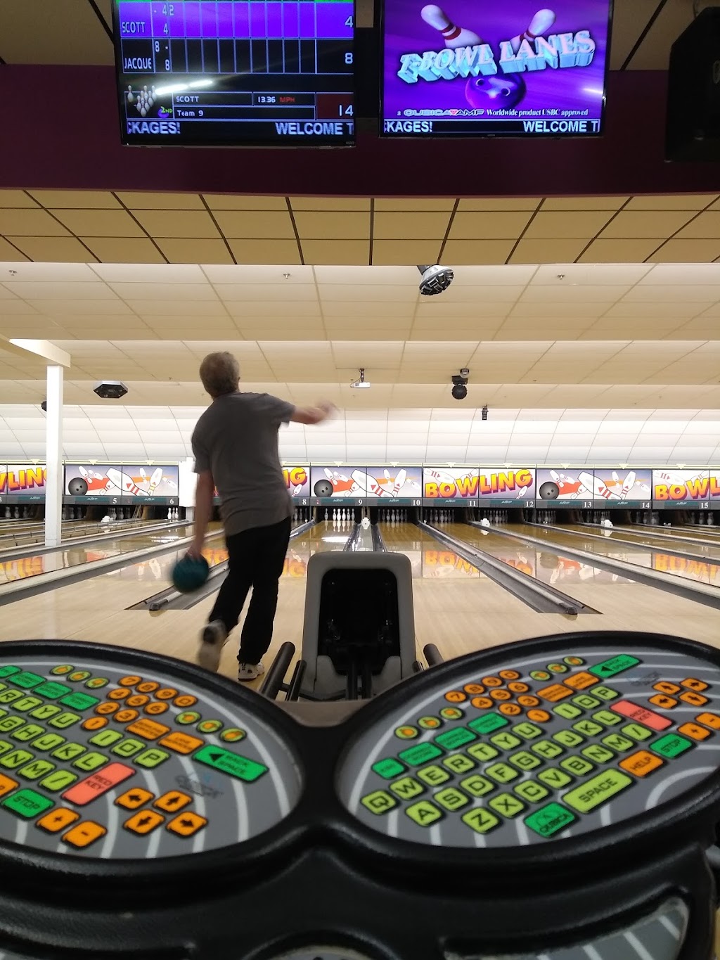 T-Bowl Lanes Inc | 300 Preakness Shopping Center, Wayne, NJ 07470, USA | Phone: (973) 694-5800