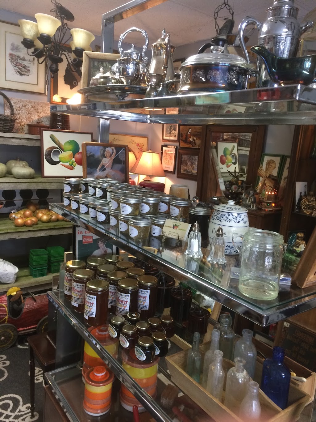 Bobs Boys Antiques and collectibles. | 302 Canboro Rd, Ridgeville, ON L0S 1M0, Canada | Phone: (905) 736-0051