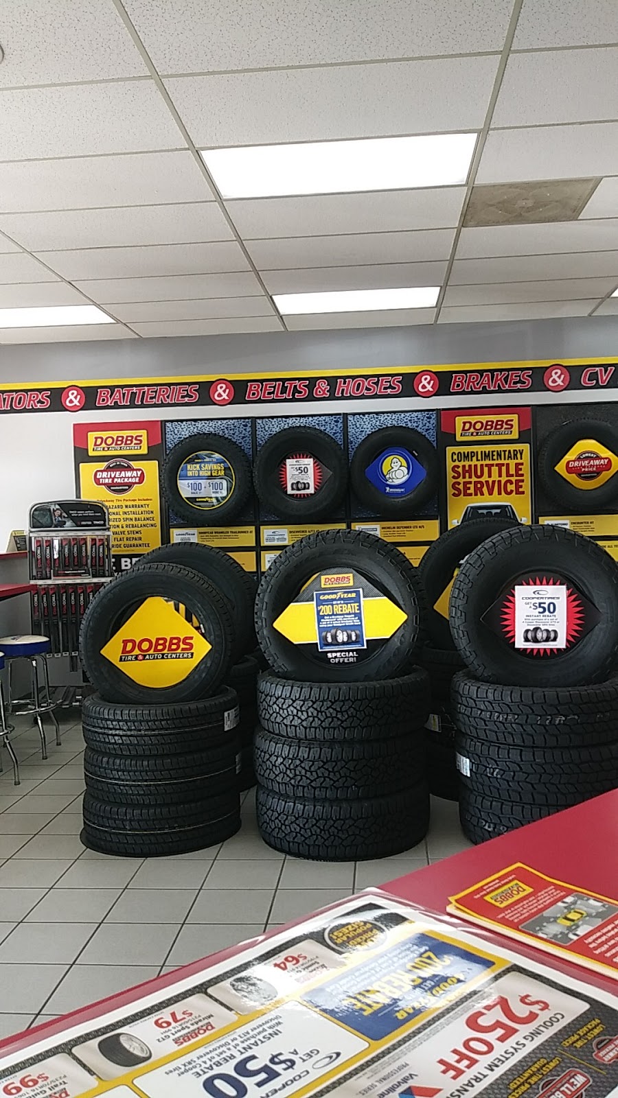 Dobbs Tire & Auto Centers Country Club | 1652 Country Club Plaza Dr, St Charles, MO 63303 | Phone: (636) 946-1200