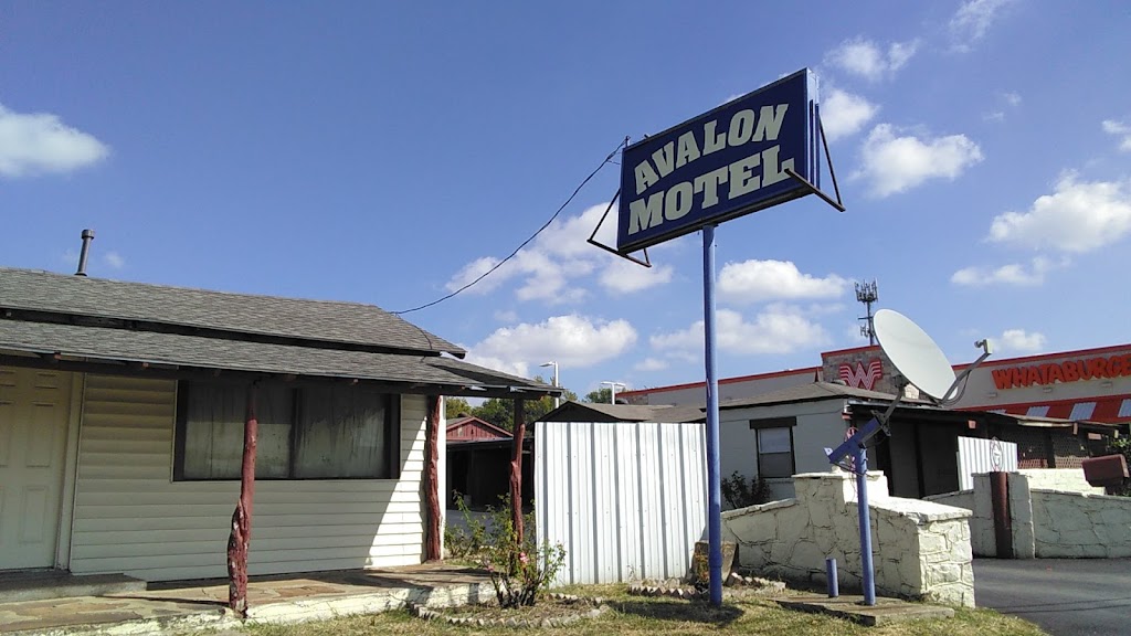 Avalon Motel | 2242 Jacksboro Hwy, Fort Worth, TX 76114, USA | Phone: (817) 624-9621