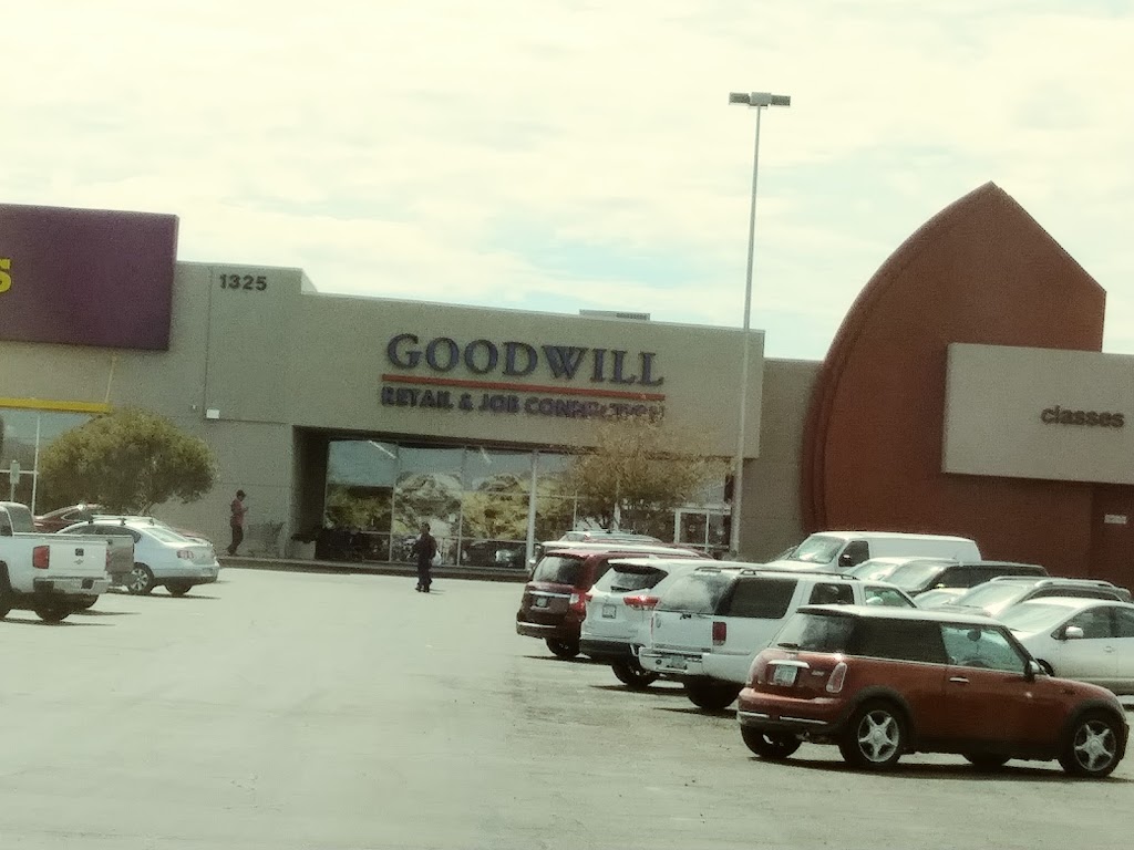 Goodwill Thrift Store and Donation Center | 1325 E Florence Blvd, Casa Grande, AZ 85122, USA | Phone: (520) 582-1002