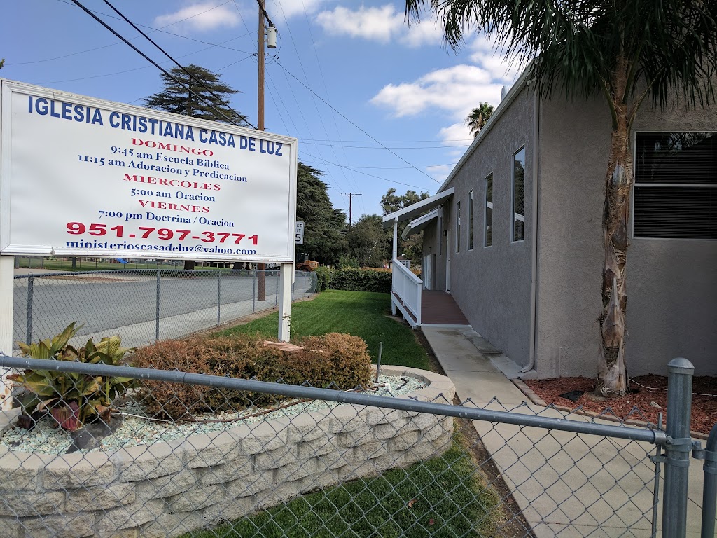 Iglesia Cristiana Casa De Luz | 572 N 4th St, Banning, CA 92220, USA | Phone: (951) 797-3771