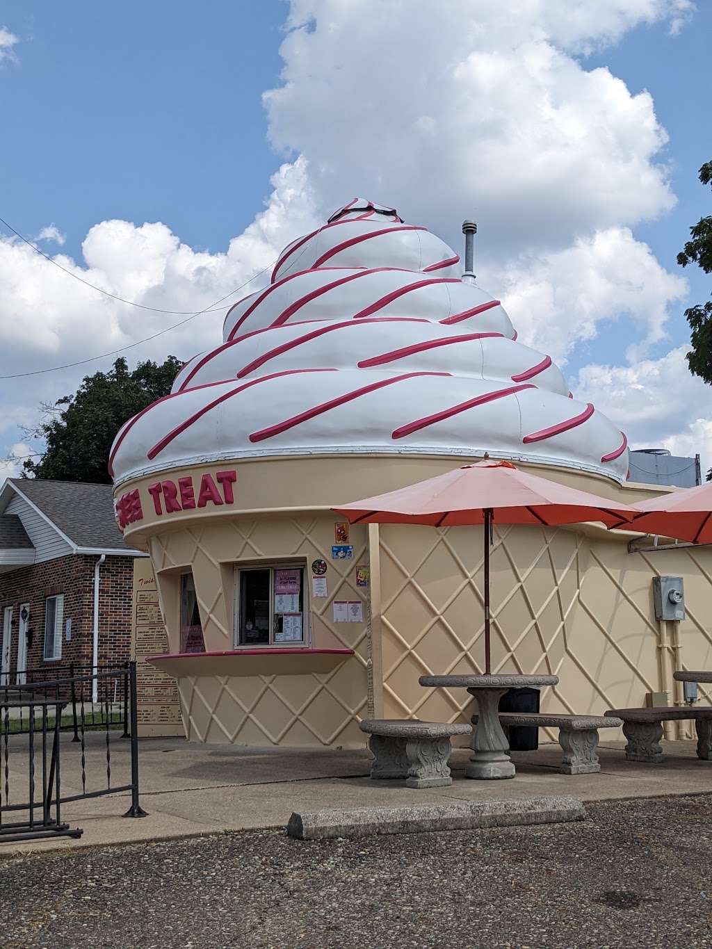 Twistee Treat West | 2629 Lincoln Way W, Massillon, OH 44647, USA | Phone: (330) 832-1404