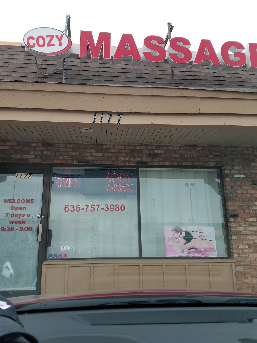 Cozy Massage | 1177 S Duchesne Dr, St Charles, MO 63301, USA | Phone: (636) 757-3980