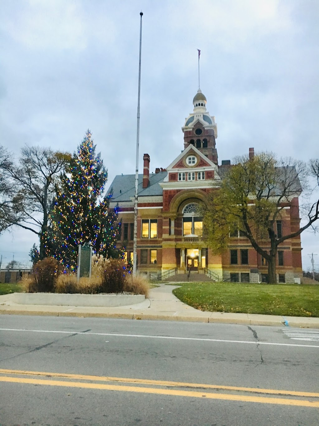 Lenawee County District Court | 425 N Main St #101, Adrian, MI 49221, USA | Phone: (517) 264-4661