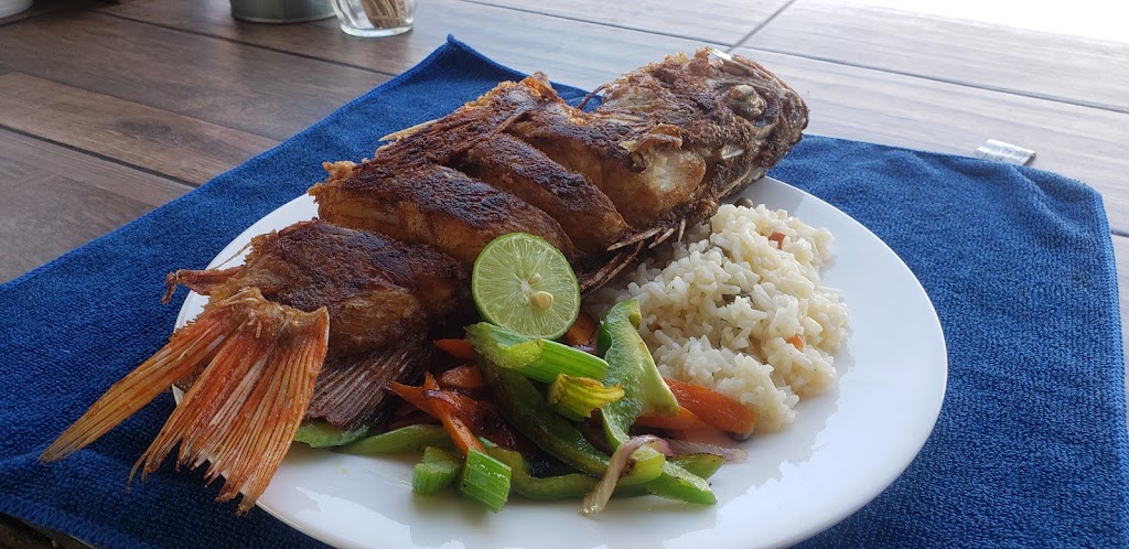 Marena Seafood & Grill | Km 74.5 carretera escenica Tij- Ens, 22765 B.C., Mexico | Phone: 664 255 6624