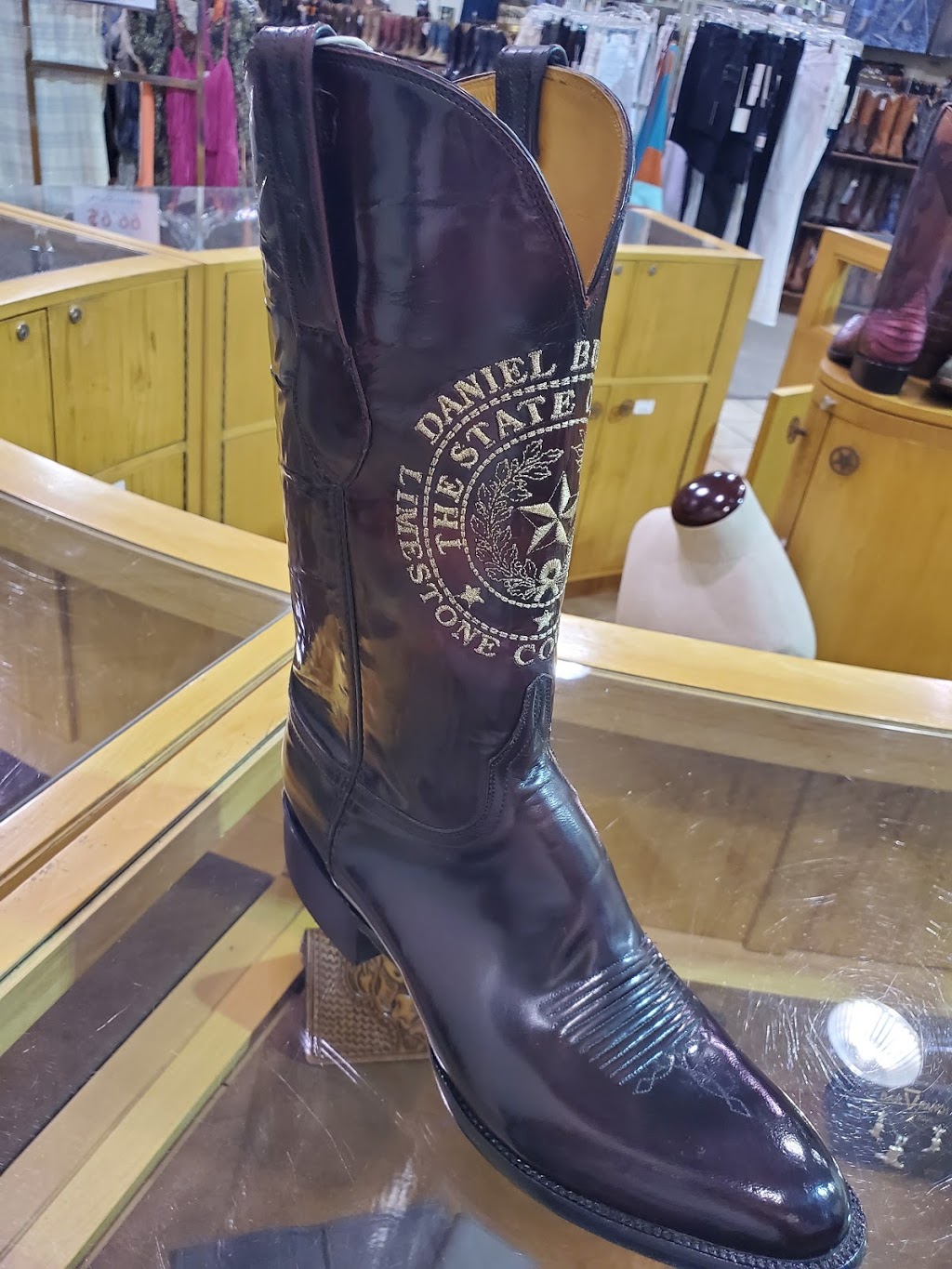 Lucchese Bootmaker | 11751 Gateway Blvd W, El Paso, TX 79936, USA | Phone: (915) 594-7100