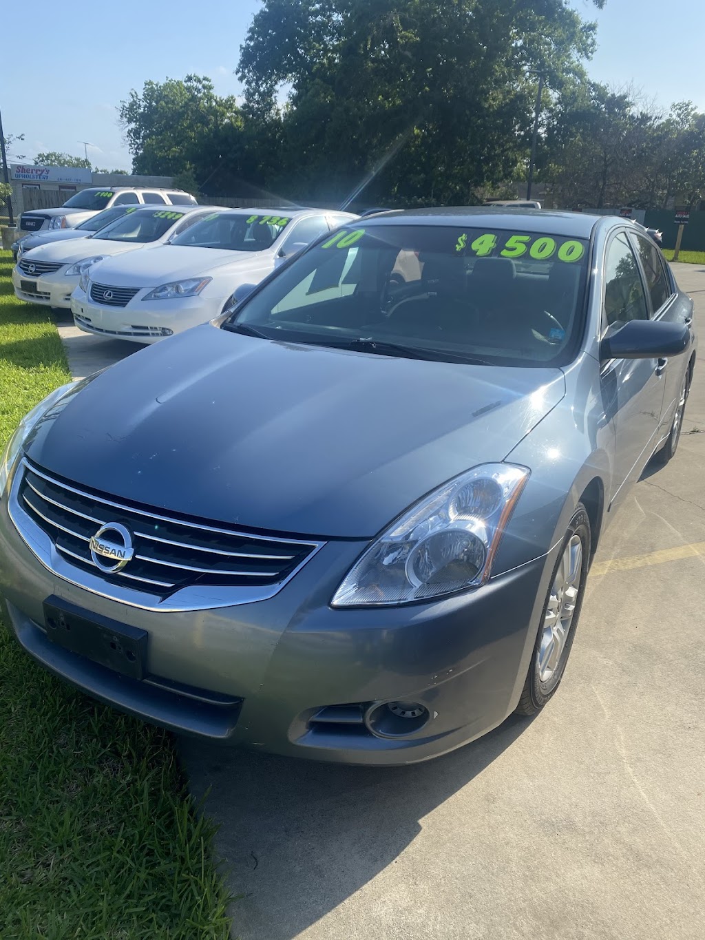 Herreras auto sales | 811 N Main St, Baytown, TX 77520, USA | Phone: (281) 628-7261