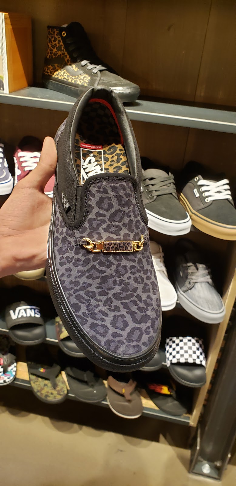 Vans | 3111 W Chandler Blvd Space #2014, Chandler, AZ 85226, USA | Phone: (480) 821-4654