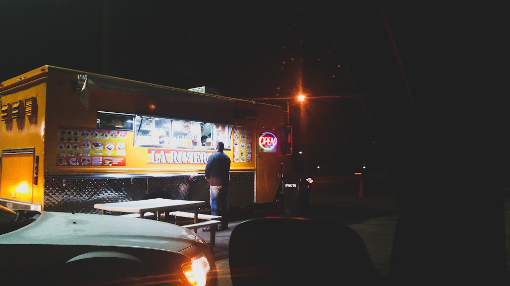 La Riviera Food Truck | 917 23rd St, Columbus, NE 68601, USA | Phone: (402) 606-0047