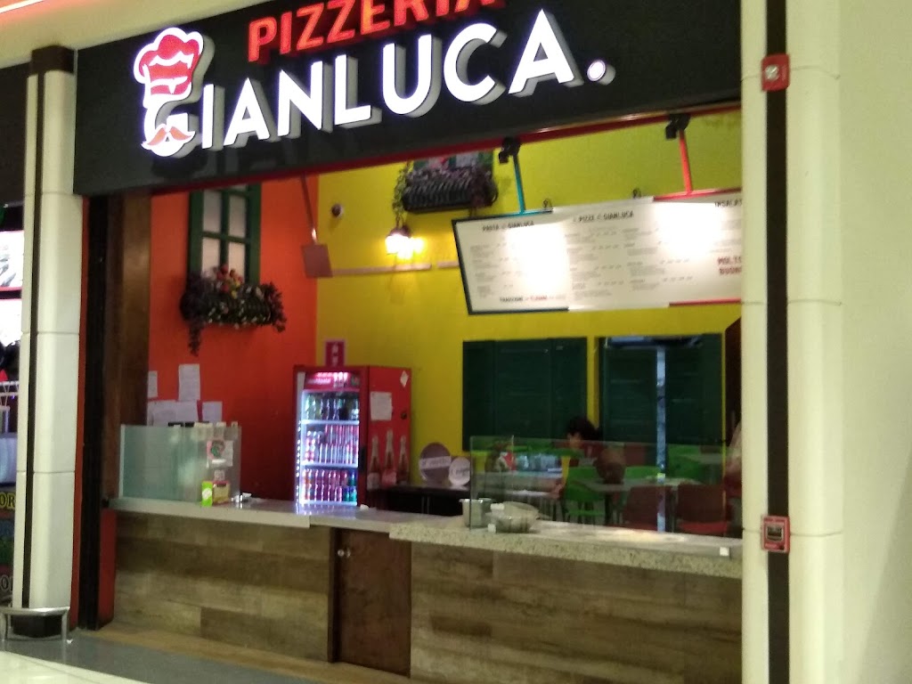 Pizzería Gianluca | Carretera, Tijuana - Tecate 25420-F9, Paseos del Vergel, El Refugio, 22245 Tijuana, B.C., Mexico | Phone: 664 976 4373