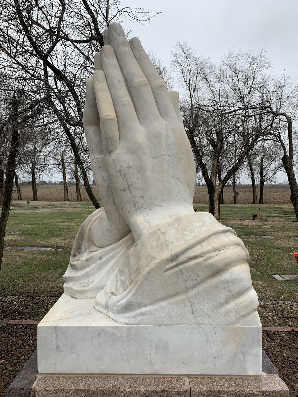 Memorial Park Cemetery & Mausoleum | 5905 W 4th Ave, Hutchinson, KS 67501, USA | Phone: (620) 665-8269