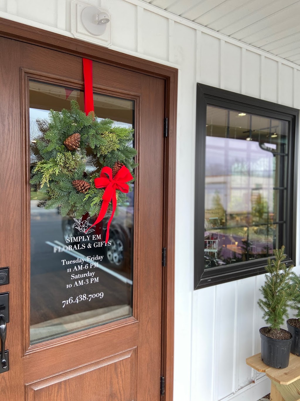 Simply Em Productions | 6676 Lincoln Ave, Lockport, NY 14094, USA | Phone: (716) 438-7009