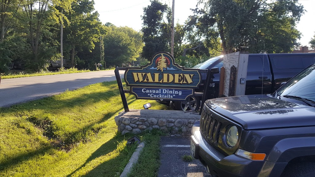 Wallace Lake Supper Club | 2472 Wallace Lake Rd, West Bend, WI 53090, USA | Phone: (262) 334-4664