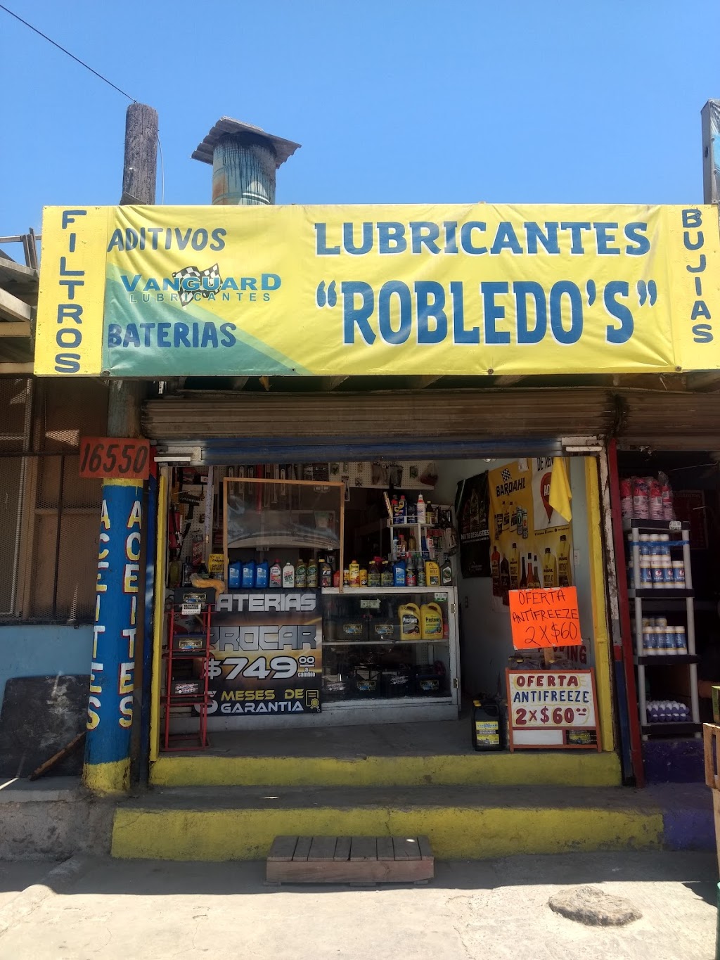 Aceites y Baterías Robledos | Av Murua viejo 16550, Murua Oriente, 22469 Tijuana, B.C., Mexico | Phone: 664 419 6327