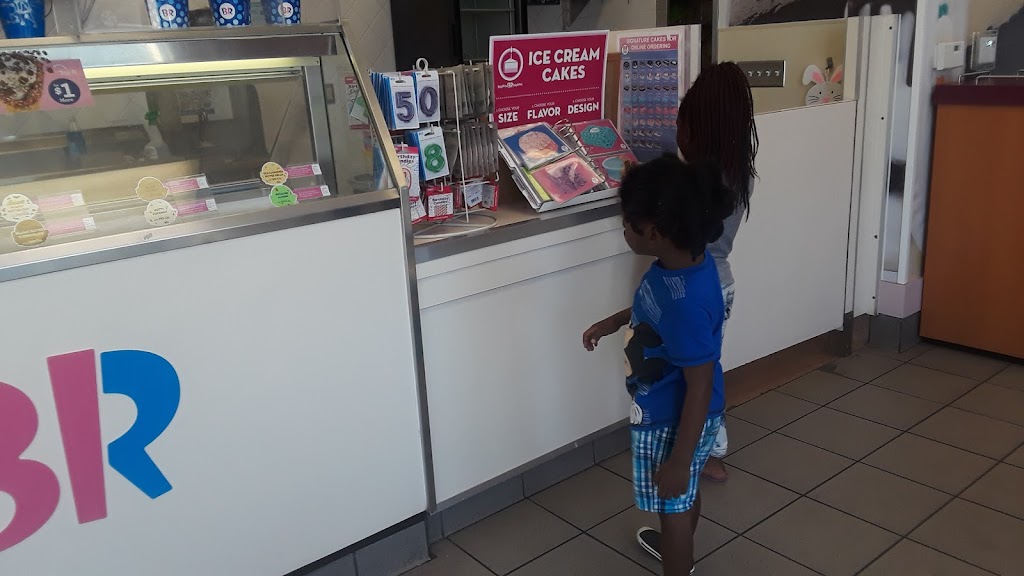 Baskin-Robbins | 3503 W Stetson Ave Building 10ab, Unit G, Hemet, CA 92545 | Phone: (951) 929-9862