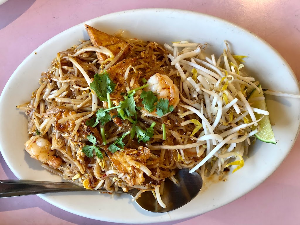 Js Noodles Star Thai | 945 S Federal Blvd E, Denver, CO 80219, USA | Phone: (303) 922-5495