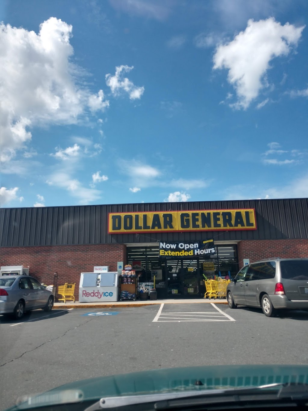 Dollar General | 1045 Dodgetown Rd, Walnut Cove, NC 27052, USA | Phone: (336) 536-4512