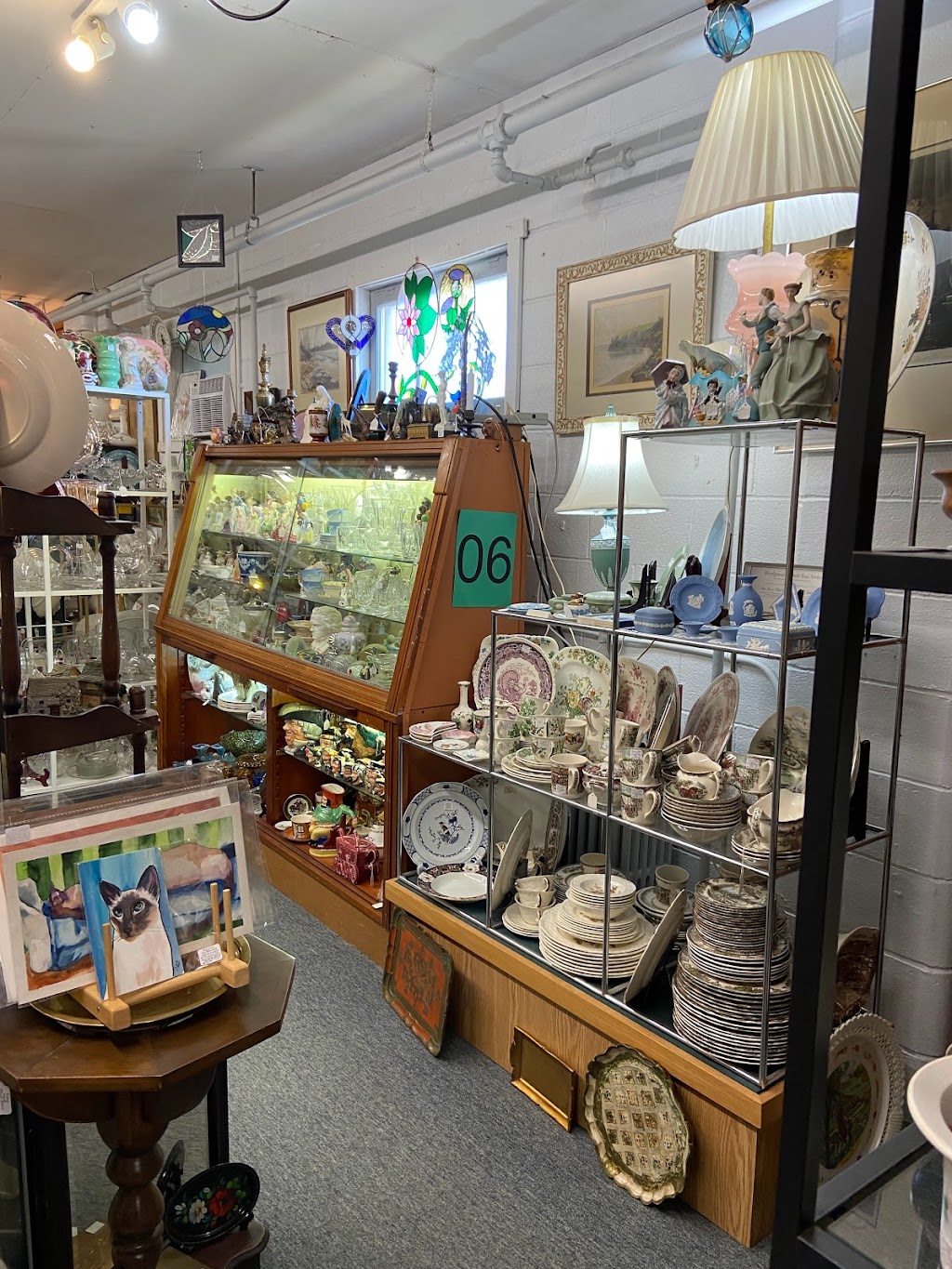 Lakeshore Antiques & Treasures | 855 Lakeshore Rd, Niagara-on-the-Lake, ON L0S 1J0, Canada | Phone: (905) 646-1965